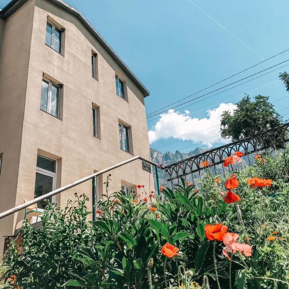 Mountain Heart Bed & Breakfast Kazbegi Ngoại thất bức ảnh